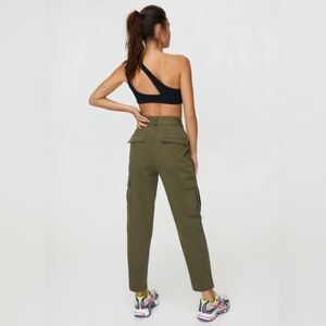Aritzia Williamsburg pant size 4 green like new